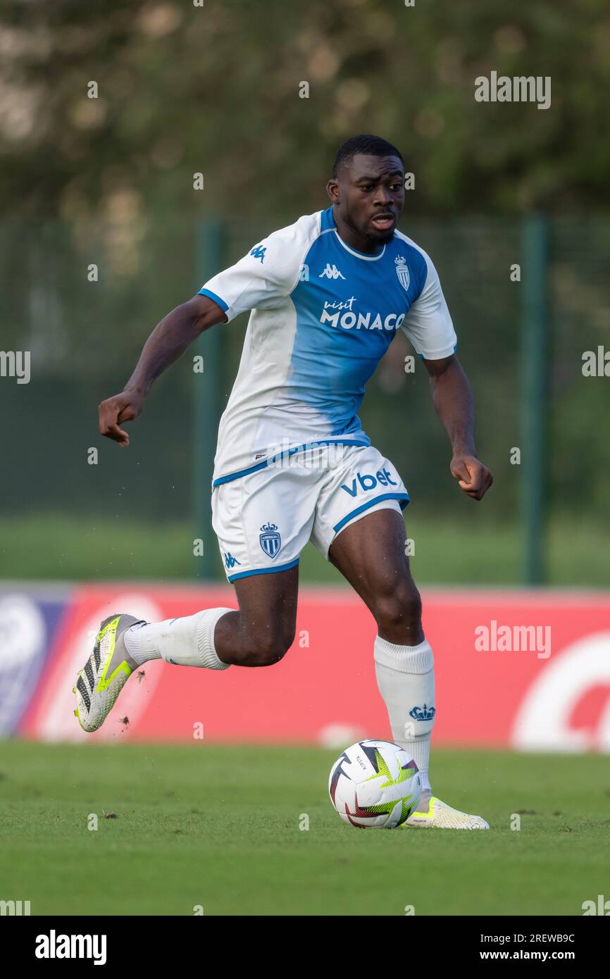 Youssouf Fofana (Monaco) durante la partita di serie A tra Bologna 2-3 Monaco allo Stadio Nicolo Galli il 28 luglio 2023 a Bologna. Credito: Maurizio Borsari/AFLO/Alamy Live News Foto Stock