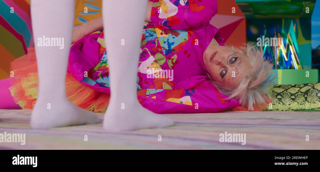 KATE MCKINNON in BARBIE (2023), diretto da GRETA GERWIG. Credito: WARNER BROS. / Album Foto Stock