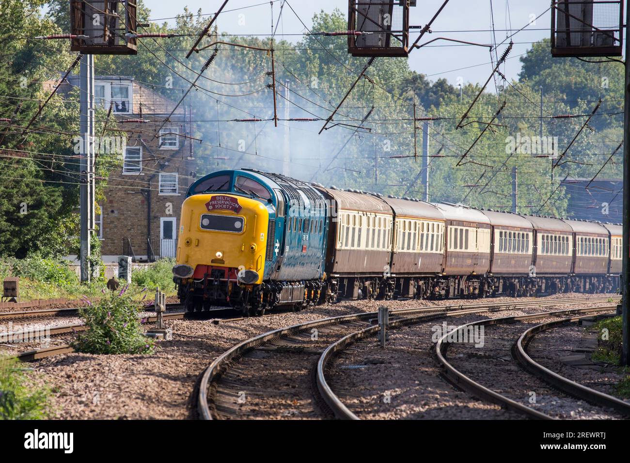 Deltic Preservation Society 55009 Alycidon at Speed alla stazione di Hornsey a Londra Foto Stock