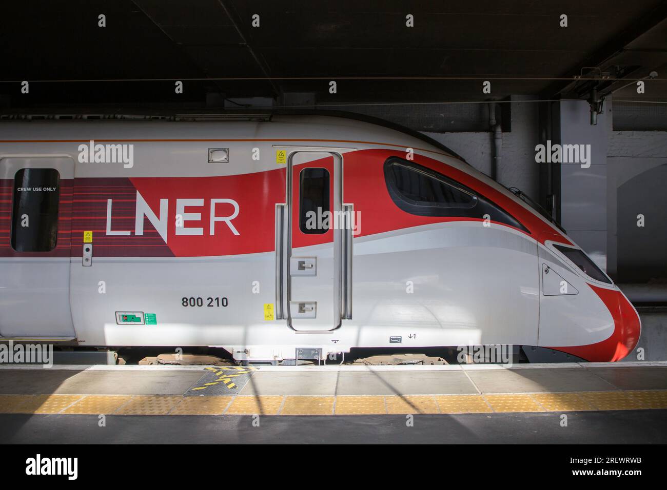 Primo piano del treno LNER Azuma alla stazione di Kings Cross a Londra Foto Stock