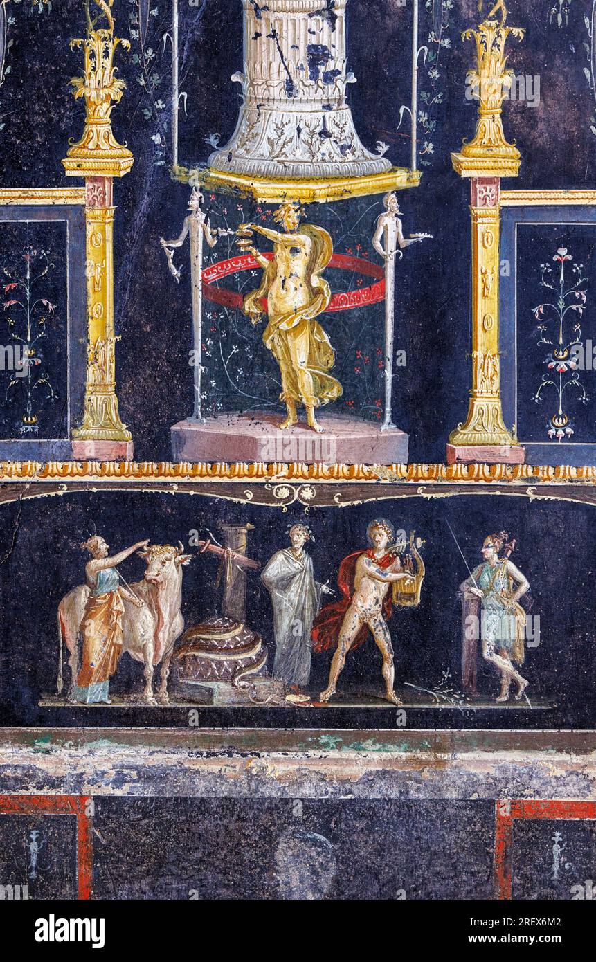 Sito archeologico di Pompei, Campania, Italia. Affresco che illustra la storia della mitologia greca di Apollo e Diana dopo l'uccisione di Pitone. Foto Stock