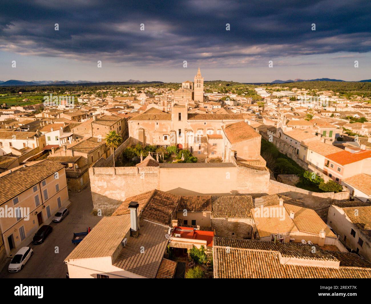 La Iglesia parroquial gotica di Santa María de Sineu y Palacio de los Reyes de Mallorca, siglo XIV, Sineu, Mancomunidad del PLA, Maiorca, Baleari islan Foto Stock