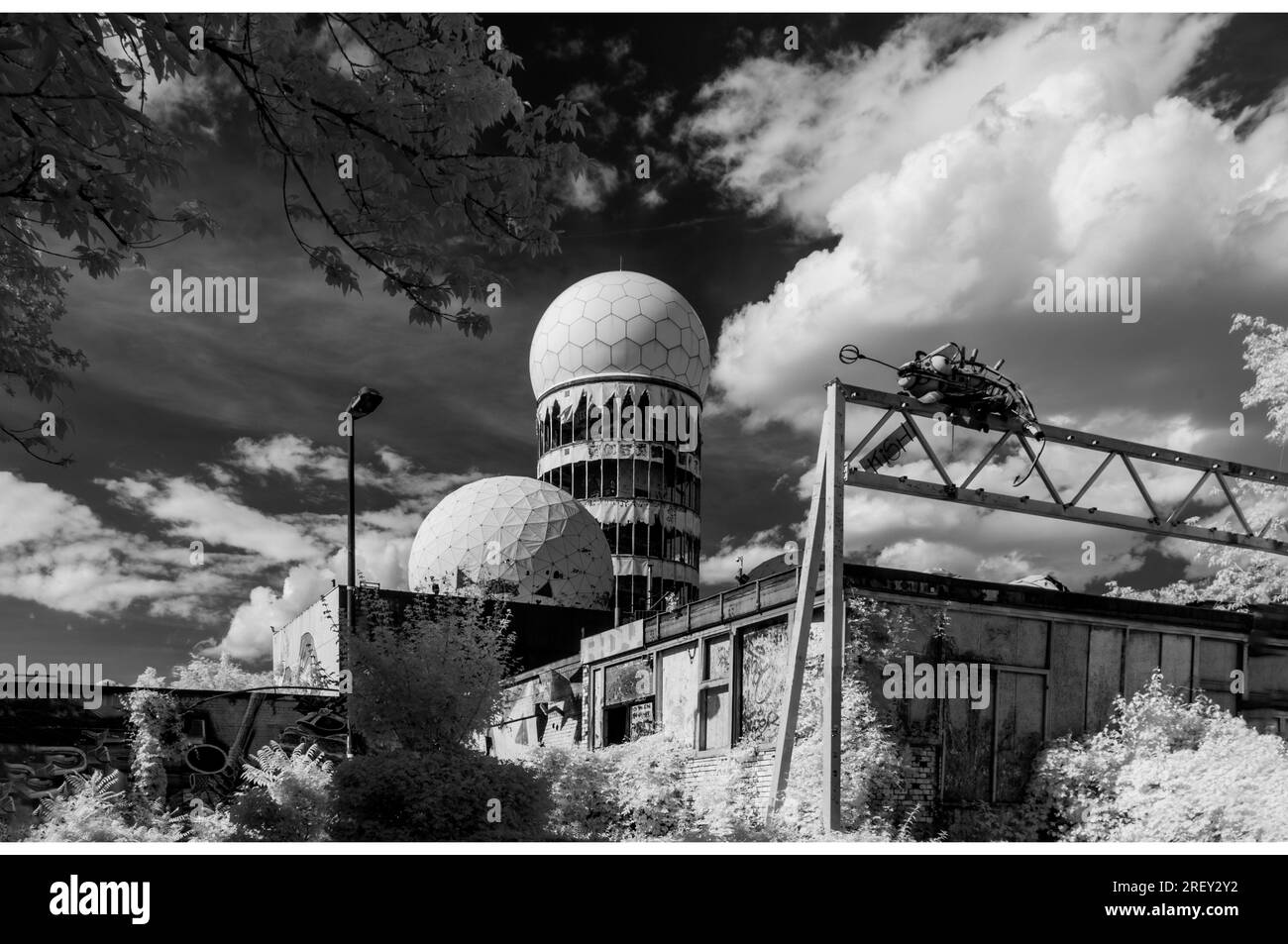 Rovine di Teufelsberg stazione di ascolto della Guerra fredda degli Stati Uniti, foresta di Grunewald, Berlino Foto Stock