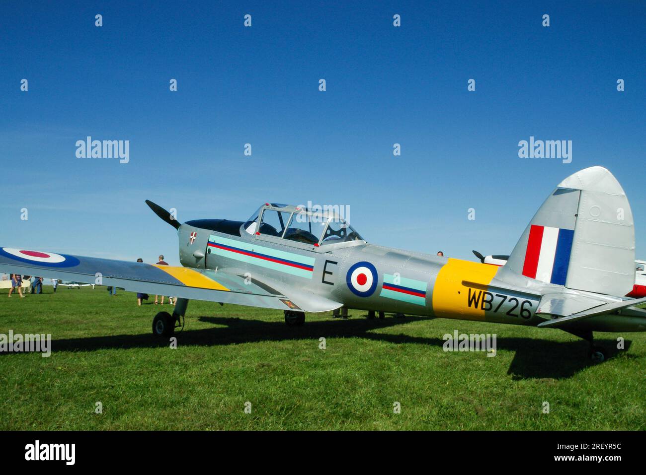 1950 De Havilland Canada DHC-1 Chipmunk Mk22 aereo a Wings & Wheels fly-in presso Turweston Aerodrome, Buckinghamshire, Regno Unito Foto Stock