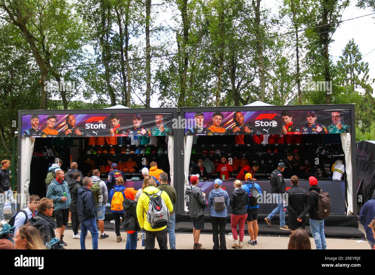 F1 Store durante la gara di domenica 30 luglio FORMULA 1 MSC CROCIERE GRAN PREMIO DEL BELGIO 2023 - Lug 28 - Lug 30 luglio 2023 Spa Francorshamps, Belgio Foto Stock