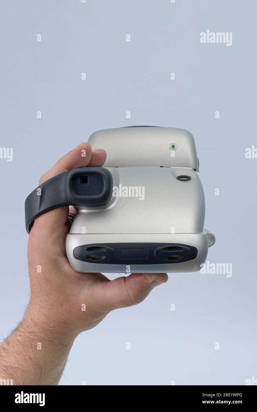 Hasselt. Limburgo - Belgio 25-04-2023 Polaroid P 600. Riprese con fotocamera, vista posteriore, fotocamera in mano Foto Stock