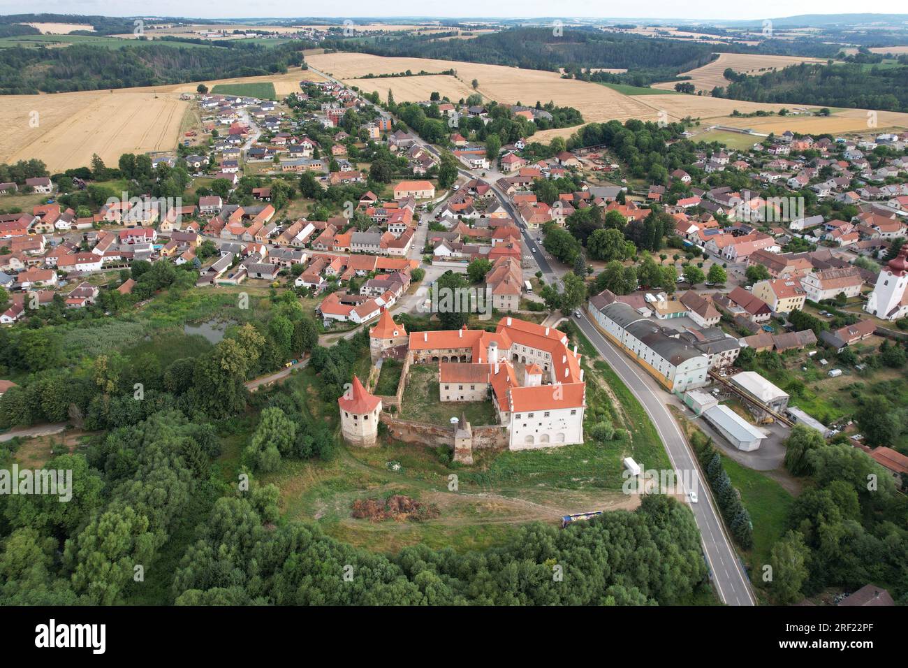 Cervena Recice Castle vista panoramica aerea, paesaggio urbano ceco, regione vysocina, Boemia Cechia, repubblica Ceca, Europa Foto Stock