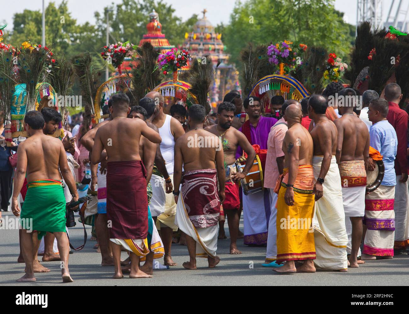 Indù nella giornata principale del festival presso la grande processione Theer, Sri Kamadchi Ampal Temple Festival, Germania, Renania settentrionale-Vestfalia, Ruhr area, Hamm Foto Stock