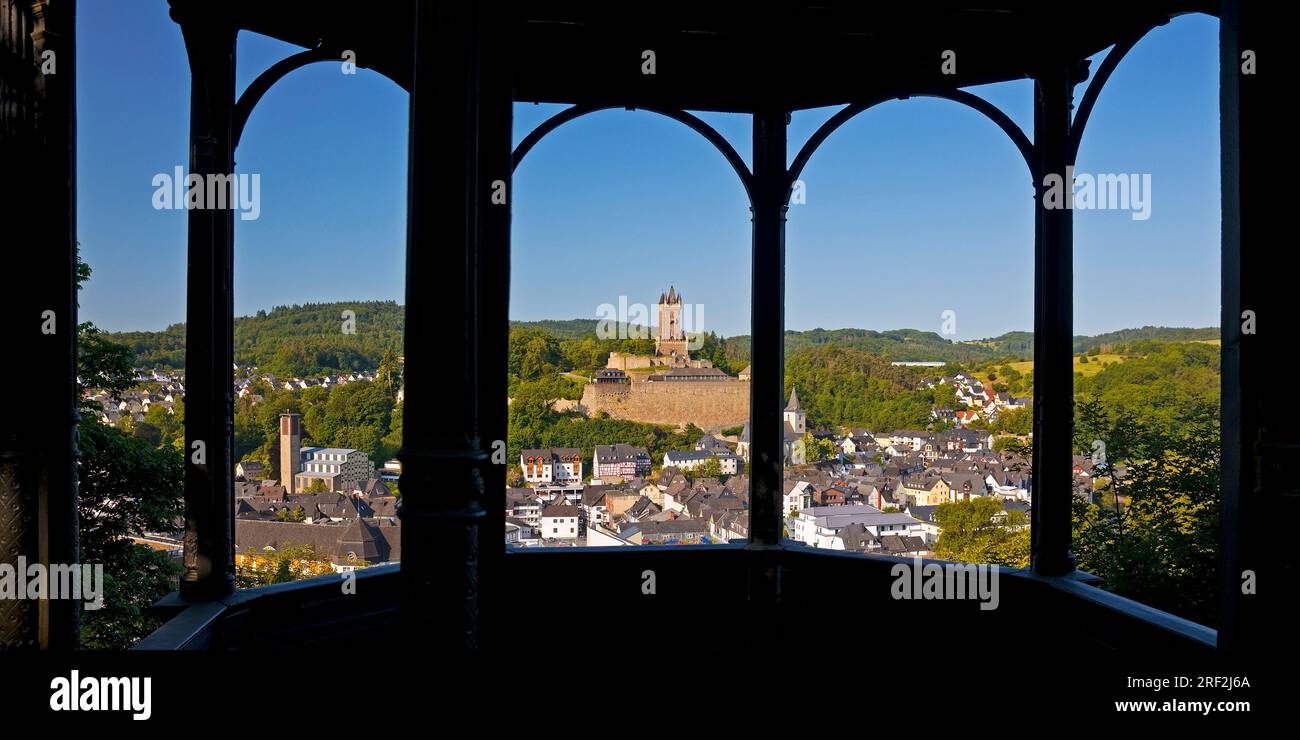 Vista dal tempio Bismarck di Dillenburg con la Torre Guglielmo, Germania, Assia, Dillenburg Foto Stock