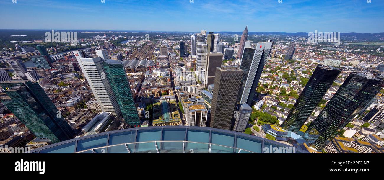 Vista sulla città del quartiere bancario dalla torre principale, Germania, Assia, Francoforte sul meno Foto Stock
