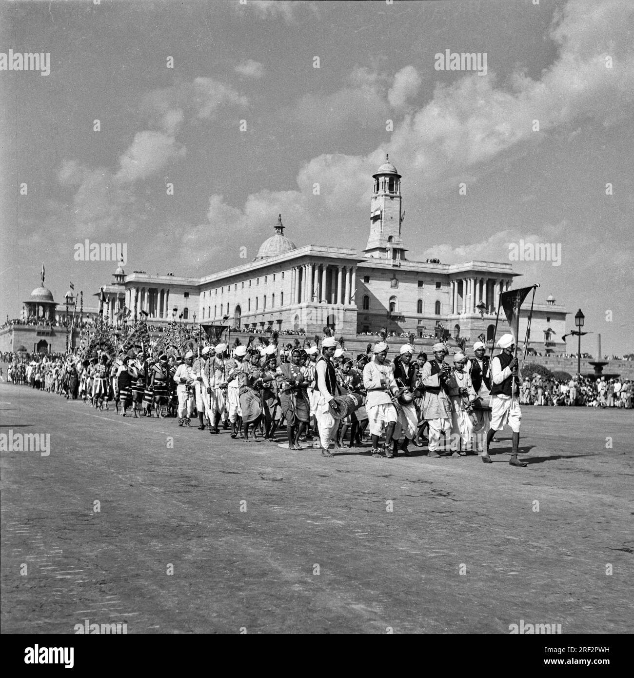 Vecchia foto in bianco e nero degli anni '1900 della prima Repubblica indiana, Rajpath North Block Delhi India, 26 gennaio 1950 Foto Stock