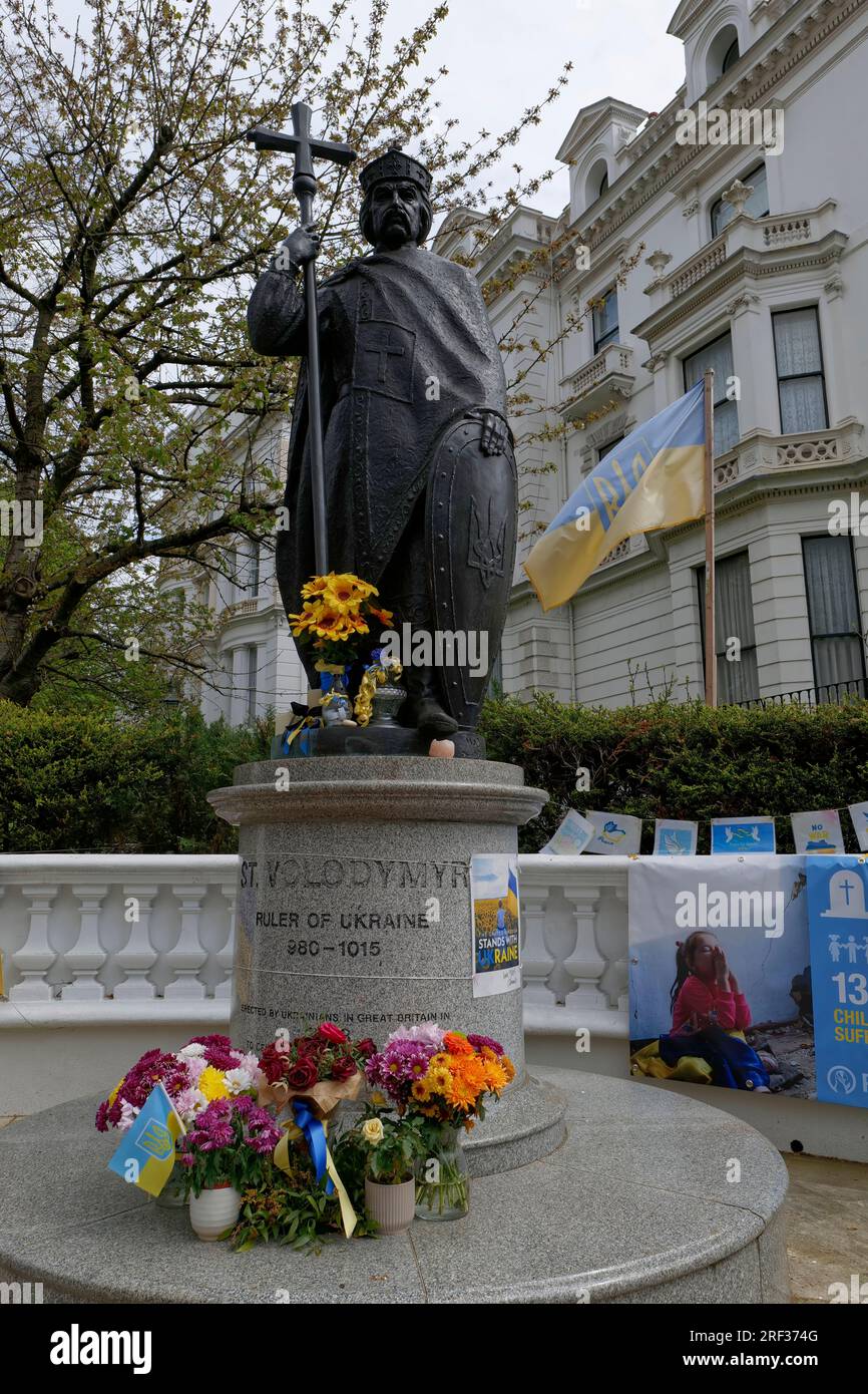 Monumento a Saint Volodymyr the Great, Holland Park, Londra, Inghilterra, Regno Unito Foto Stock