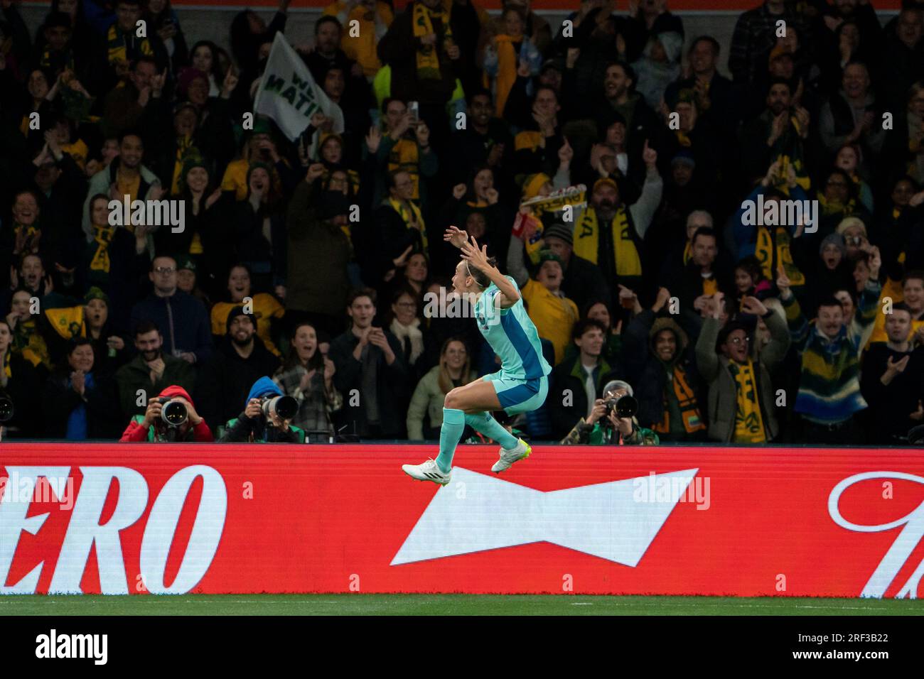 Melbourne, Aus. 31 luglio 2023. Melbourne, Australia, 31 luglio 2023: Caitlin Foord (9 Australia) celebra il terzo gol della sua squadra durante la partita di calcio del gruppo B della Coppa del mondo femminile 2023 tra Canada e Australia al Melbourne Rectangular Stadium (AAMI Park) di Melbourne, Australia. (NOE Llamas/SPP) credito: SPP Sport Press Photo. /Alamy Live News Foto Stock