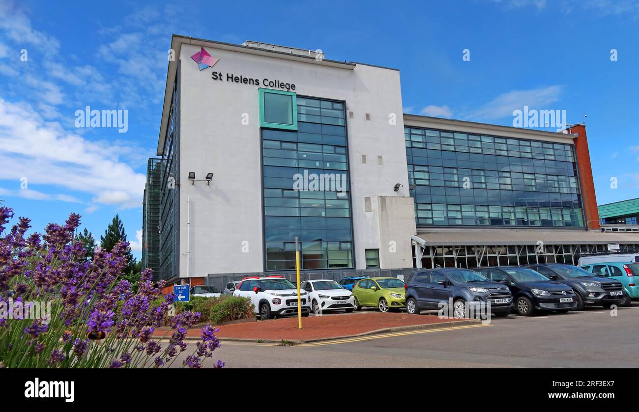 St Helens College Buildings, Water St, Saint Helens, Merseyside, Inghilterra, REGNO UNITO, WA10 1PP Foto Stock