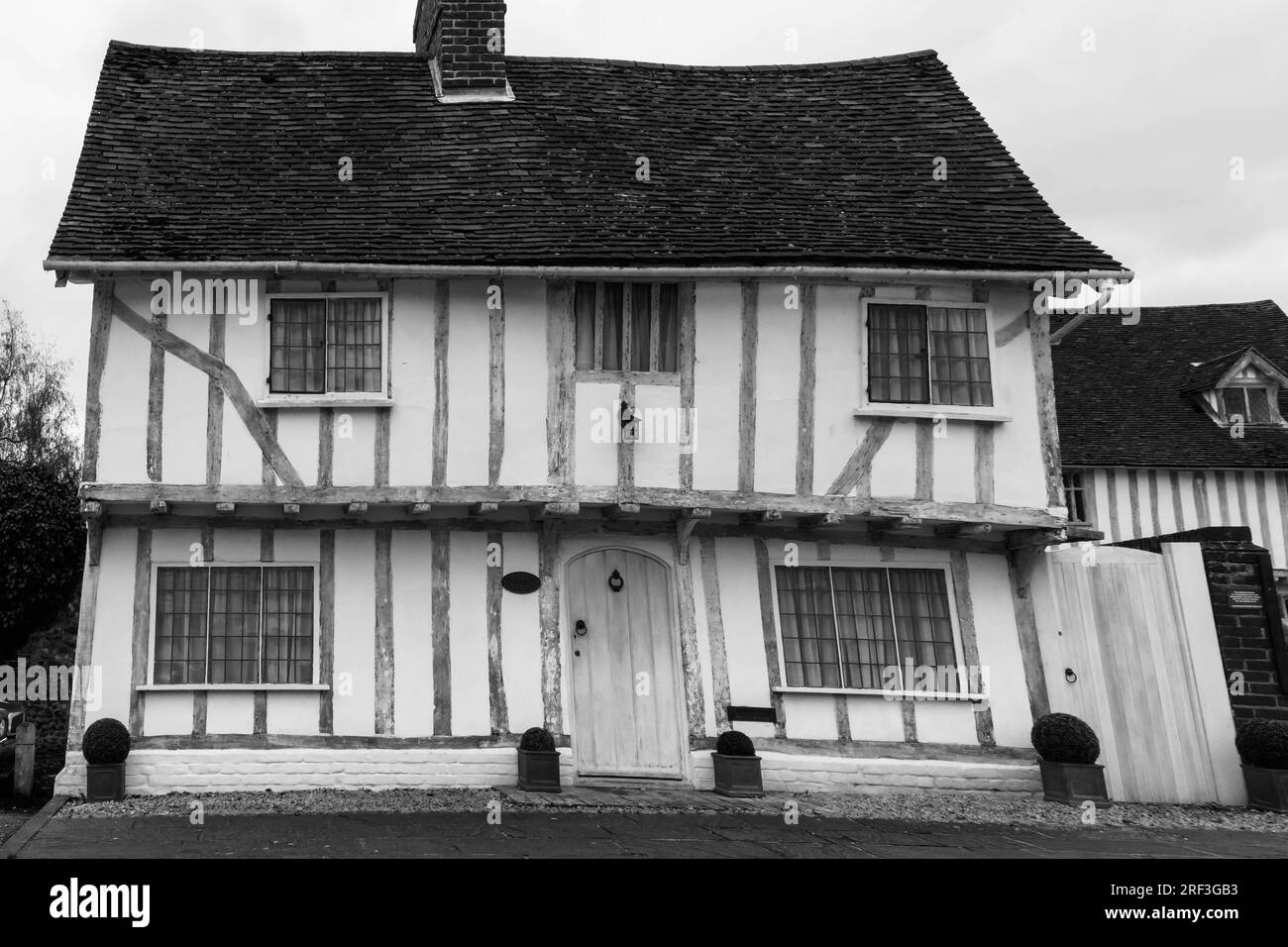 Toll Cottage un edificio del XVI secolo con strutture in legno a Market Place Lavenham, Suffolk Inghilterra Regno Unito, aprile 2023 Foto Stock