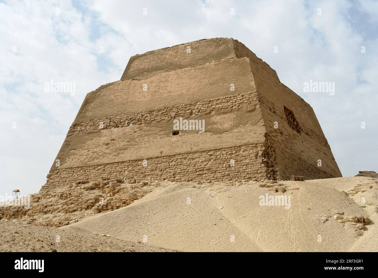 Il meidum pyramide in Egitto Foto Stock