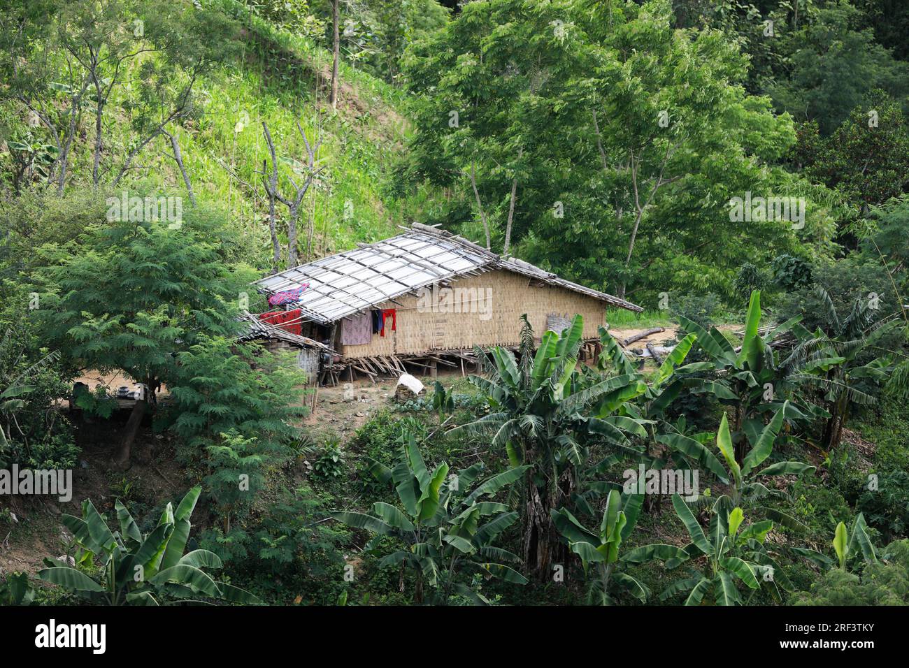 Khagrachhari, Bangladesh - 23 luglio 2023: Vista dall'alto del distretto di Khagrachhari nell'area di Chittagong Hill Tracts in Bangladesh. Foto Stock