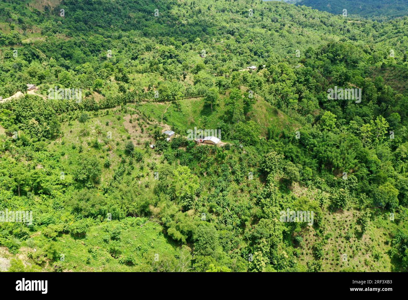 Khagrachhari, Bangladesh - 23 luglio 2023: Vista dall'alto del distretto di Khagrachhari nell'area di Chittagong Hill Tracts in Bangladesh. Foto Stock