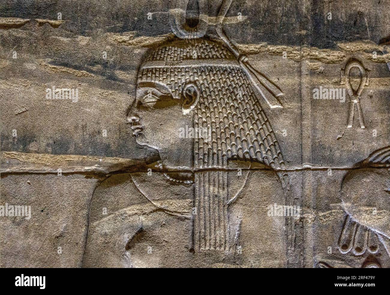 Scultura in bassorilievo nel Tempio di Iside a file Foto Stock