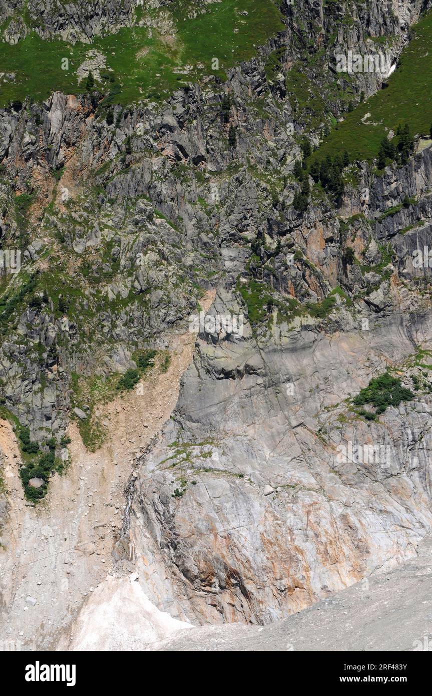 Errore di inversione o spinta nel granito. Argentiere, Chamonix-Mont Blnac, Alps, Francia. Foto Stock