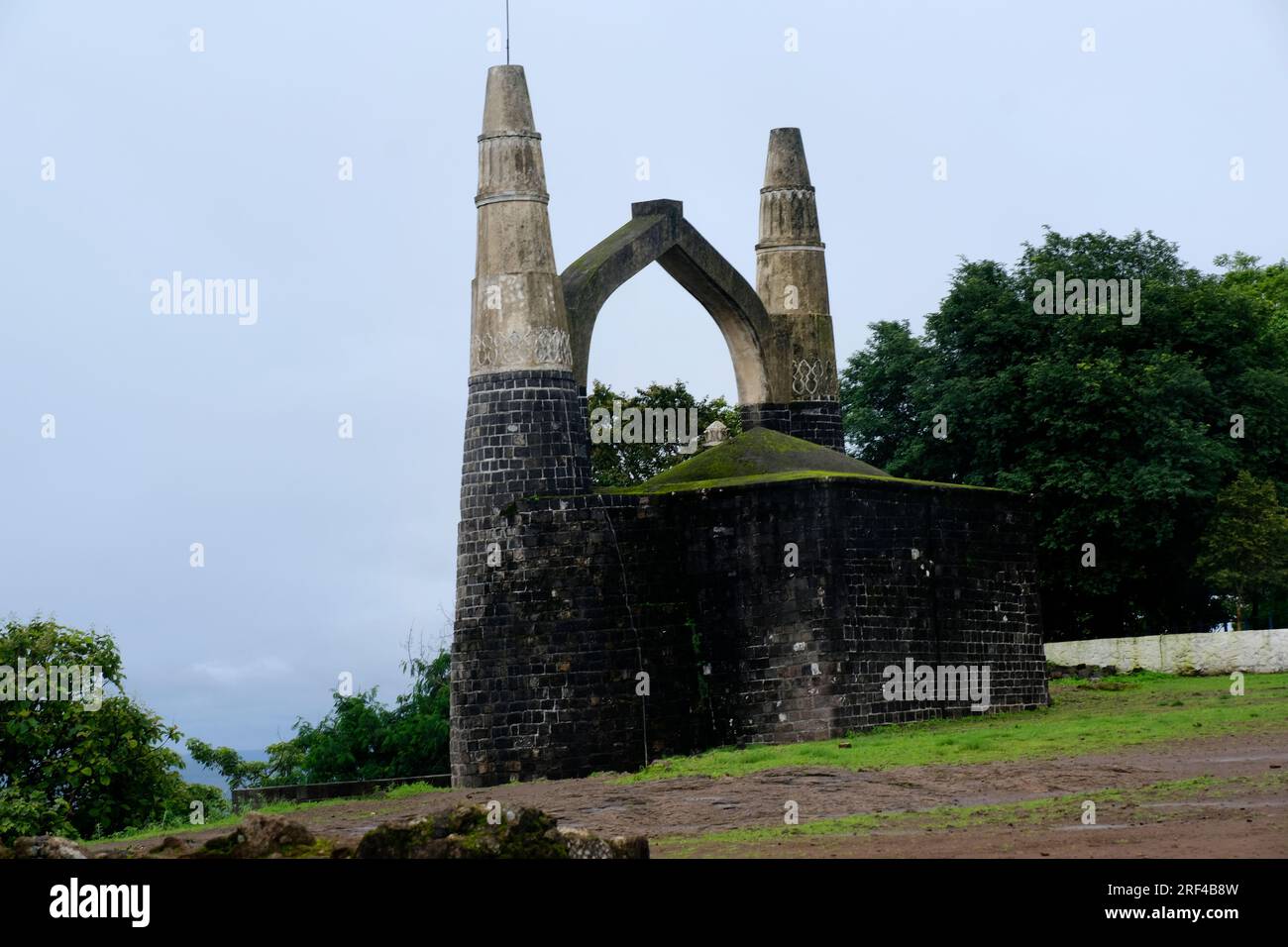 27 luglio 2023, il forte di Shivneri è una fortificazione militare del XVII secolo, è il luogo di nascita di Chhatrapati Shivaji Maharaj, Foto Stock