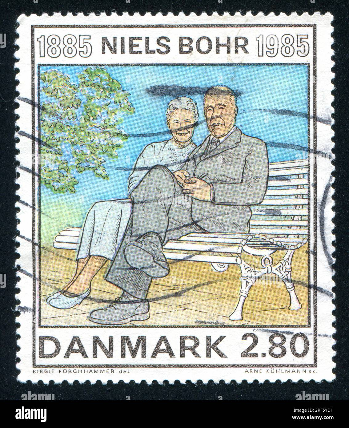 DANIMARCA - CIRCA 1985: Timbro stampato dalla Danimarca, mostra Niels Bohr Physicist, circa 1985 Foto Stock