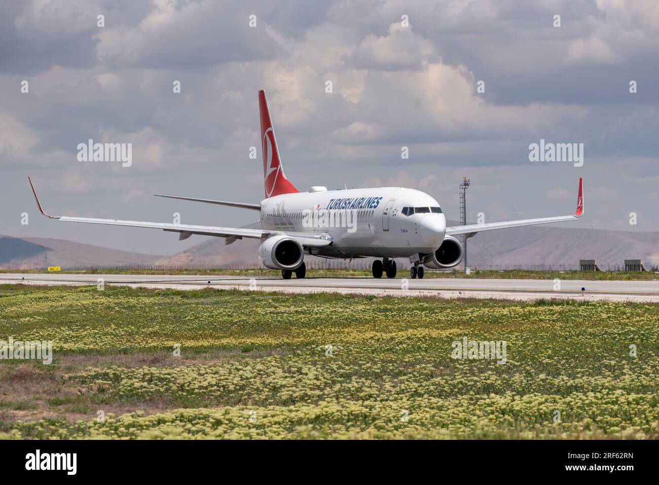 Konya, TURCHIA - 9 maggio 2023: L'aeroporto di Konya è una delle destinazioni locali di Turkish Airlines e i voli dall'aeroporto di Istanbul sono operati tutti i giorni. Foto Stock