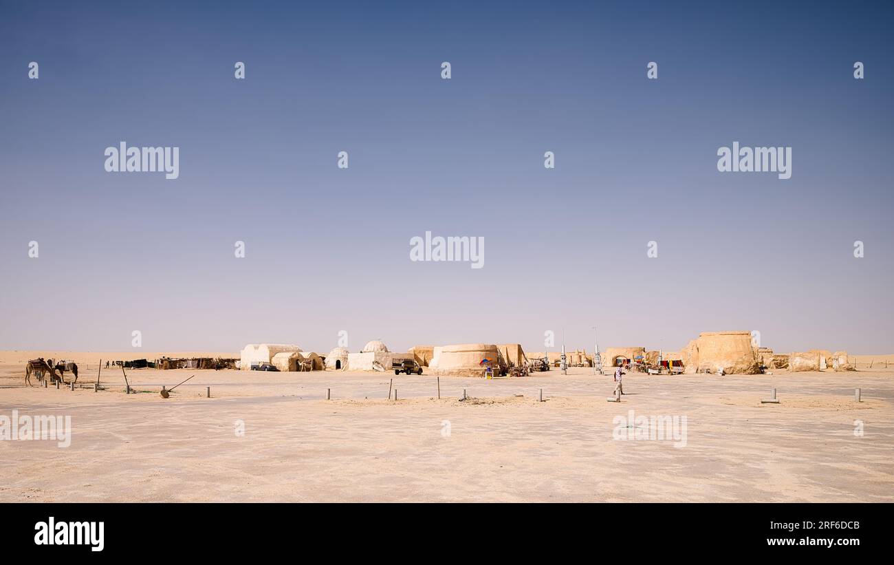 Set cinematografico di Star Wars con edifici nel deserto ai margini del Sahara in Tunisia, Nordafrica. Foto Stock