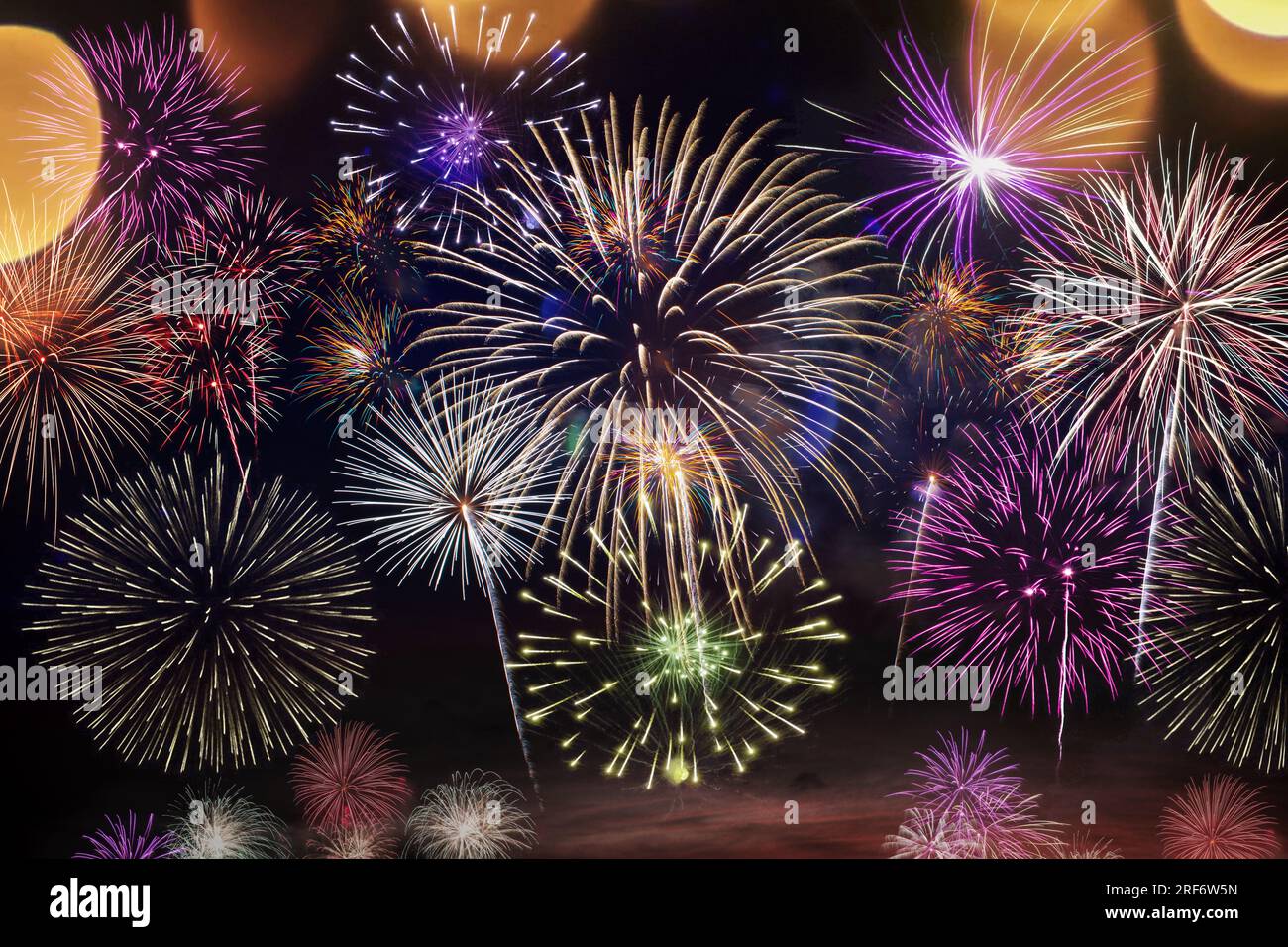 FOTOMONTAGE, Feuerwerk, Neujahr, Silvester Foto Stock