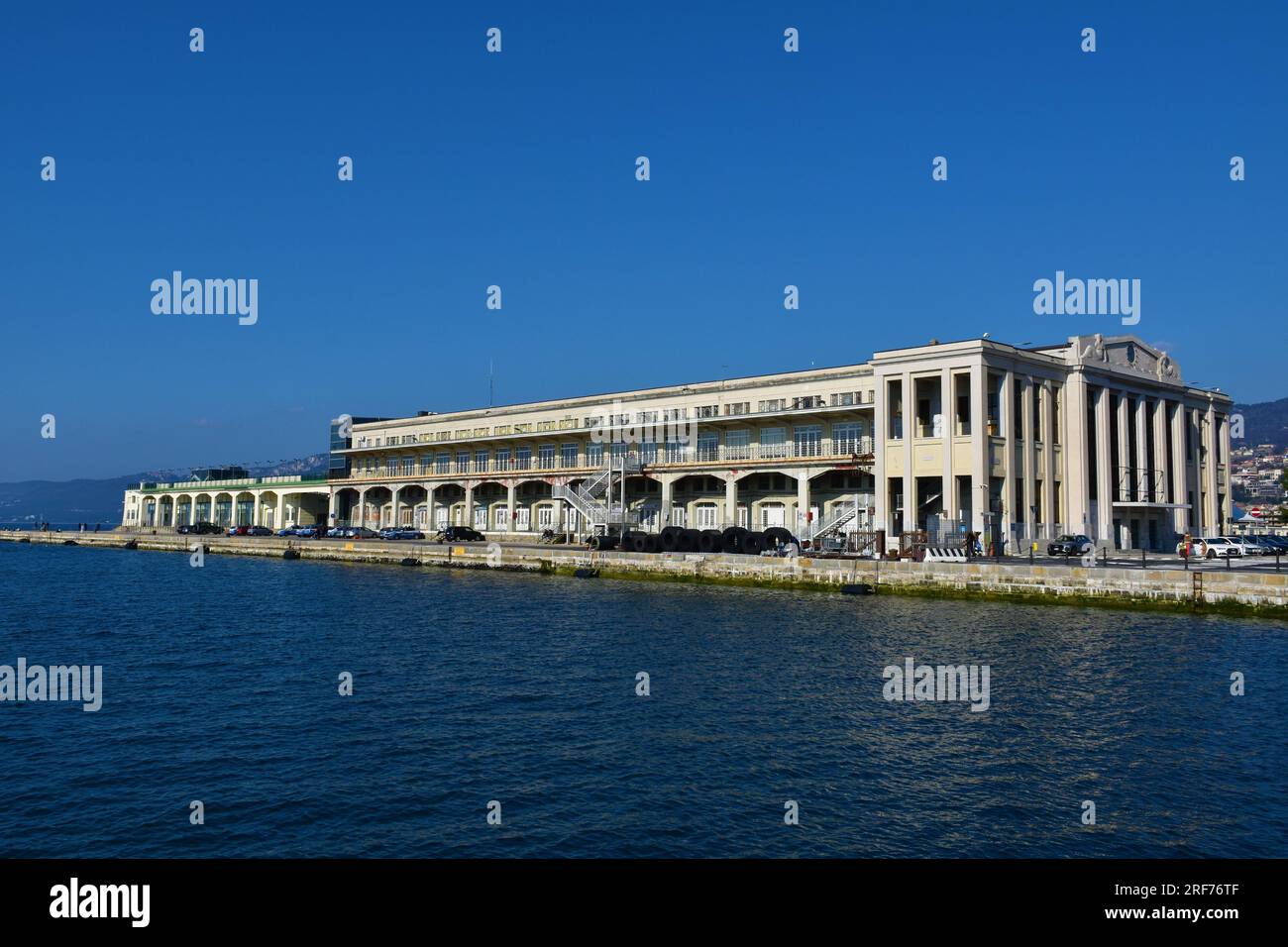Stazione marittima nella città portuale di Trieste in Friuli Venezia Giulia Foto Stock