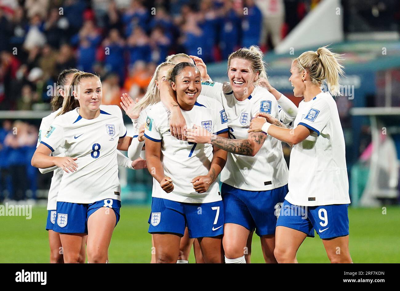 L'inglese Lauren James celebra il terzo gol della sua squadra con le compagni di squadra durante la Coppa del mondo femminile FIFA 2023, partita del gruppo D all'Hindmarsh Stadium, Adelaide, Australia. Data foto: Martedì 1 agosto 2023. Foto Stock