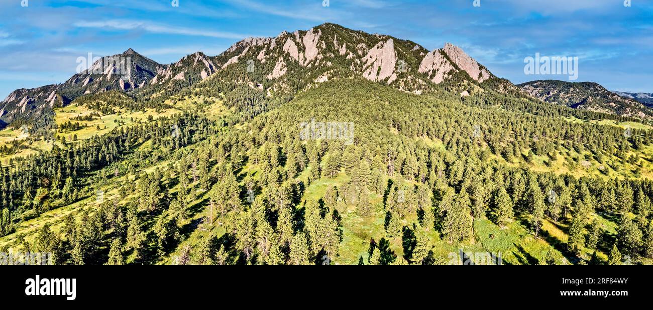 Drone Shot of the Boulder Flatirons Foto Stock