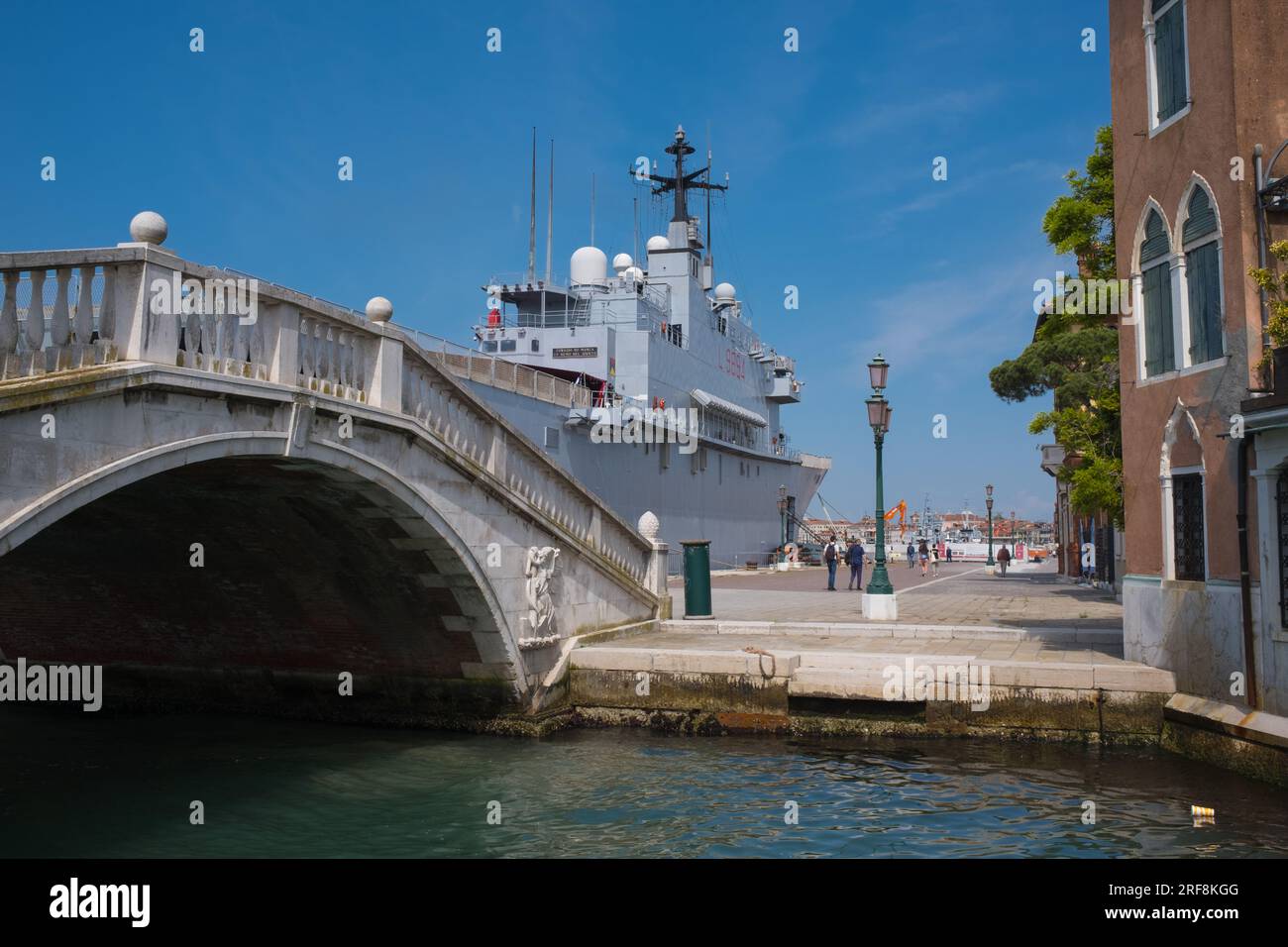 Italian Navy shop San giusto, L9894, Ponte dei sette Martiri, Venezia, Italia Foto Stock