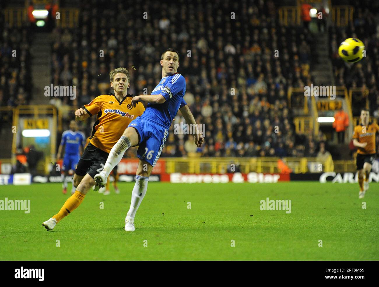 John Terry del Chelsea e Kevin Doyle del Wolverhampton Wanderers Barclays Premier League - Wolverhampton Wanderers contro Chelsea 05/01/2011 Foto Stock