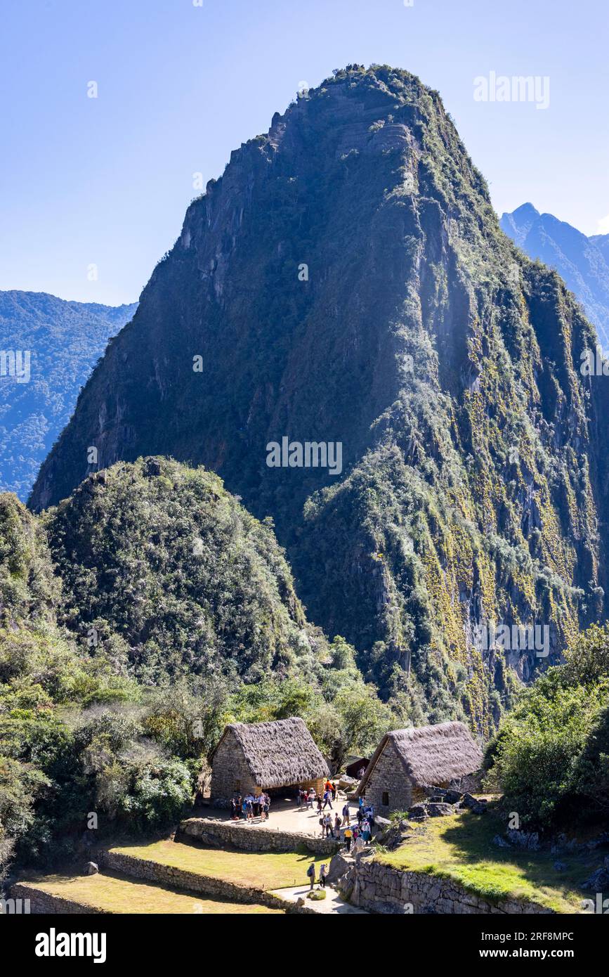 Rovine Inca di Machu Picchu e la vetta sacra, Huayna Picchu, Perù, Sud America Foto Stock