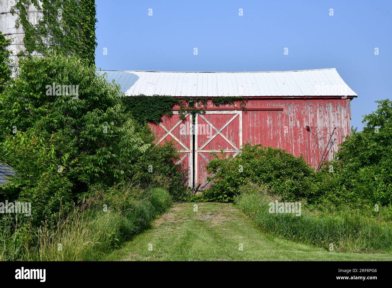 Edificio in legno con fienile Foto Stock