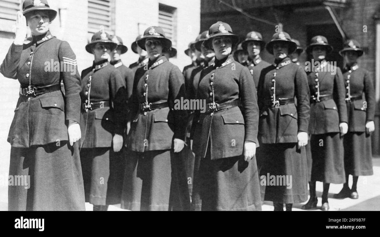 POLIZIA FEMMINILE METROPOLITANA CIRCA 1925 Foto Stock