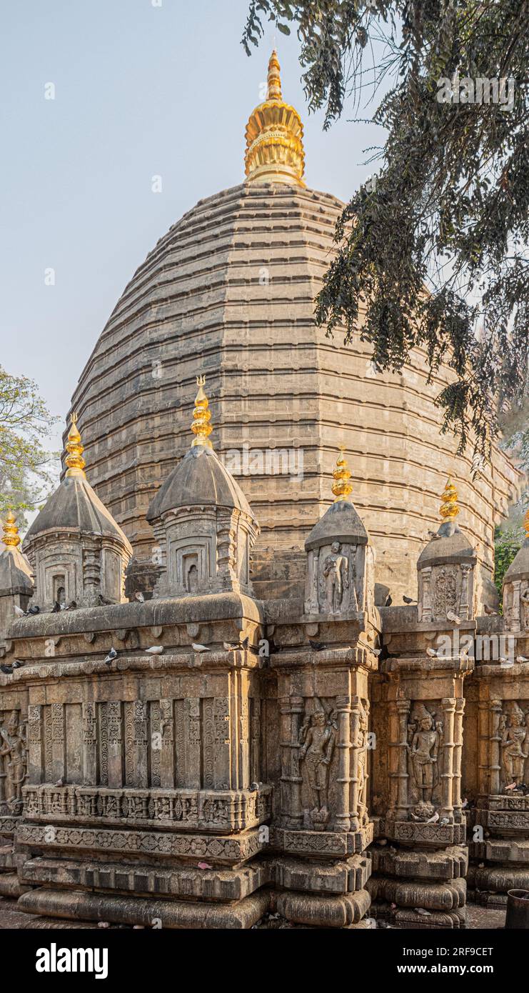 Parte del Tempio di Kamakhya nella periferia di Guwahati, Assam, India nord-orientale. Si compone di una cupola o torre, sormontata da un Kalasa / Kalesh. Foto Stock