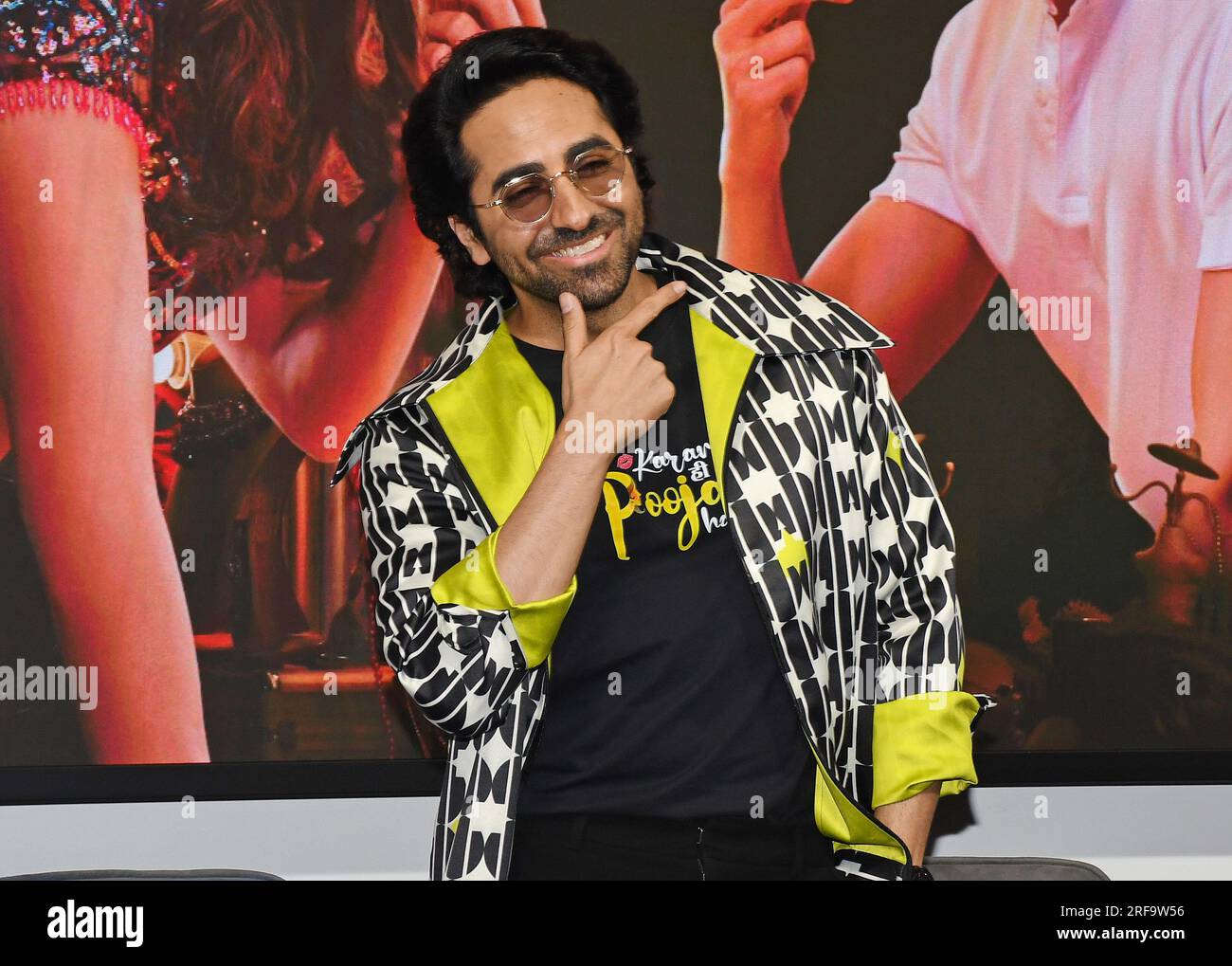 Mumbai, India. 1 agosto 2023. L'attore di Bollywood Ayushmann Khurrana posa per una foto al lancio del trailer del suo prossimo film "Dream Girl 2" a Mumbai. Il film sarà distribuito nelle sale il 25 agosto 2023. (Foto di Ashish Vaishnav/SOPA Images/Sipa USA) credito: SIPA USA/Alamy Live News Foto Stock