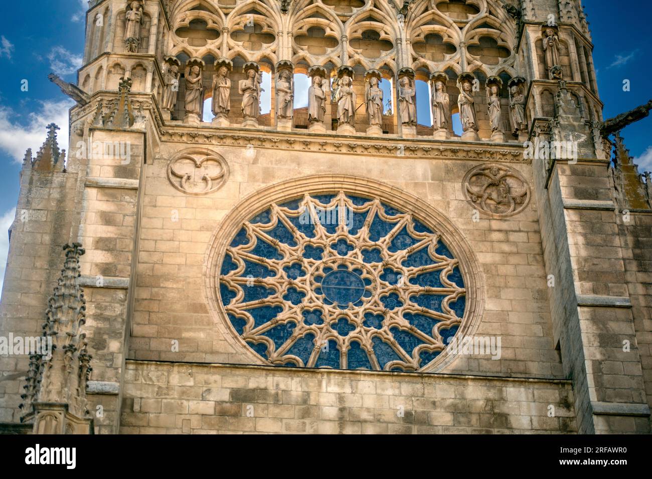 Finestra rosa di una delle facciate laterali della Cattedrale di Burgos, Castilla y Leon, Spagna Foto Stock