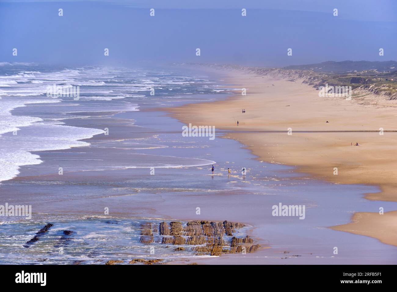 Spiaggia di Praia Velha, Sao Pedro de Moel. Marinha grande, Leiria. Portogallo Foto Stock