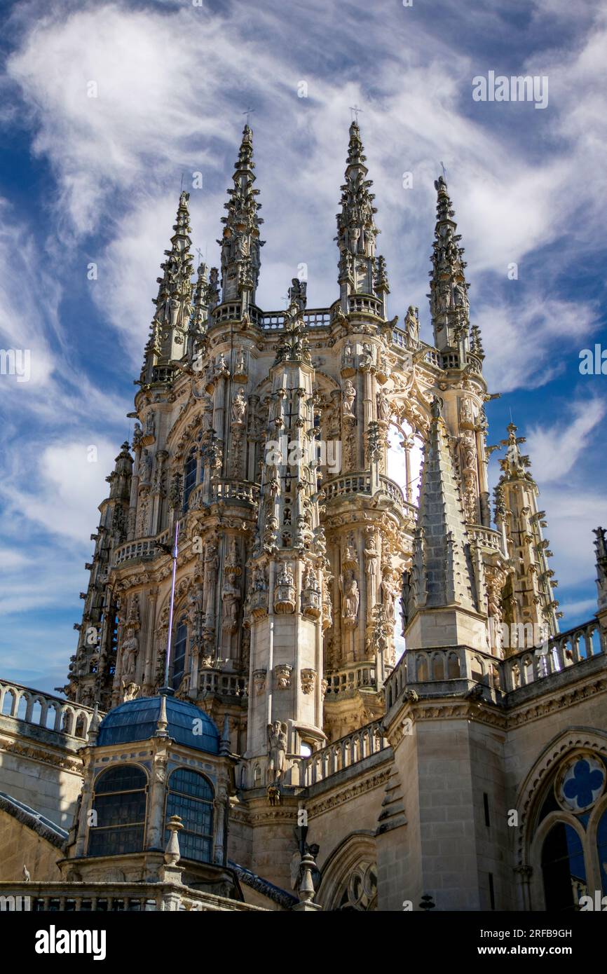 Vista esterna della volta del transetto della cattedrale di Burgos, Spagna, in stile gotico riccamente decorato Foto Stock