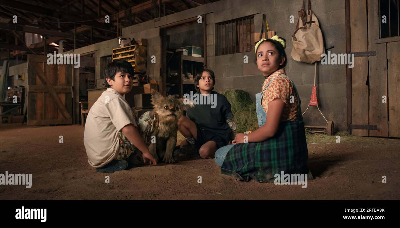 CHUPA (2023) NICKOLAS VERDUGO EVAN WHITTEN ASHLEY CIARRA JONAS CUARON (DIR) NETFLIX/MOVIESTORE COLLECTION Foto Stock