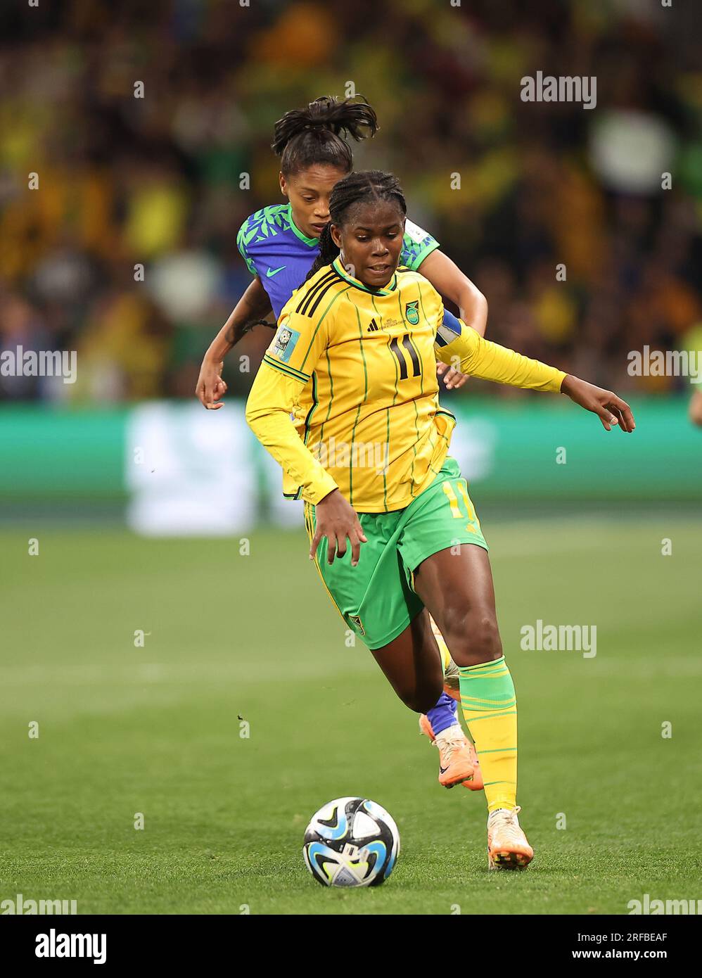 Melbourne, Australia. 2 agosto 2023. La Jamaica Khadija Shaw (anteriore) compete durante la partita del gruppo F tra Giamaica e Brasile alla Coppa del mondo femminile 2023 a Melbourne, Australia, 2 agosto 2023. Crediti: Ding Xu/Xinhua/Alamy Live News Foto Stock