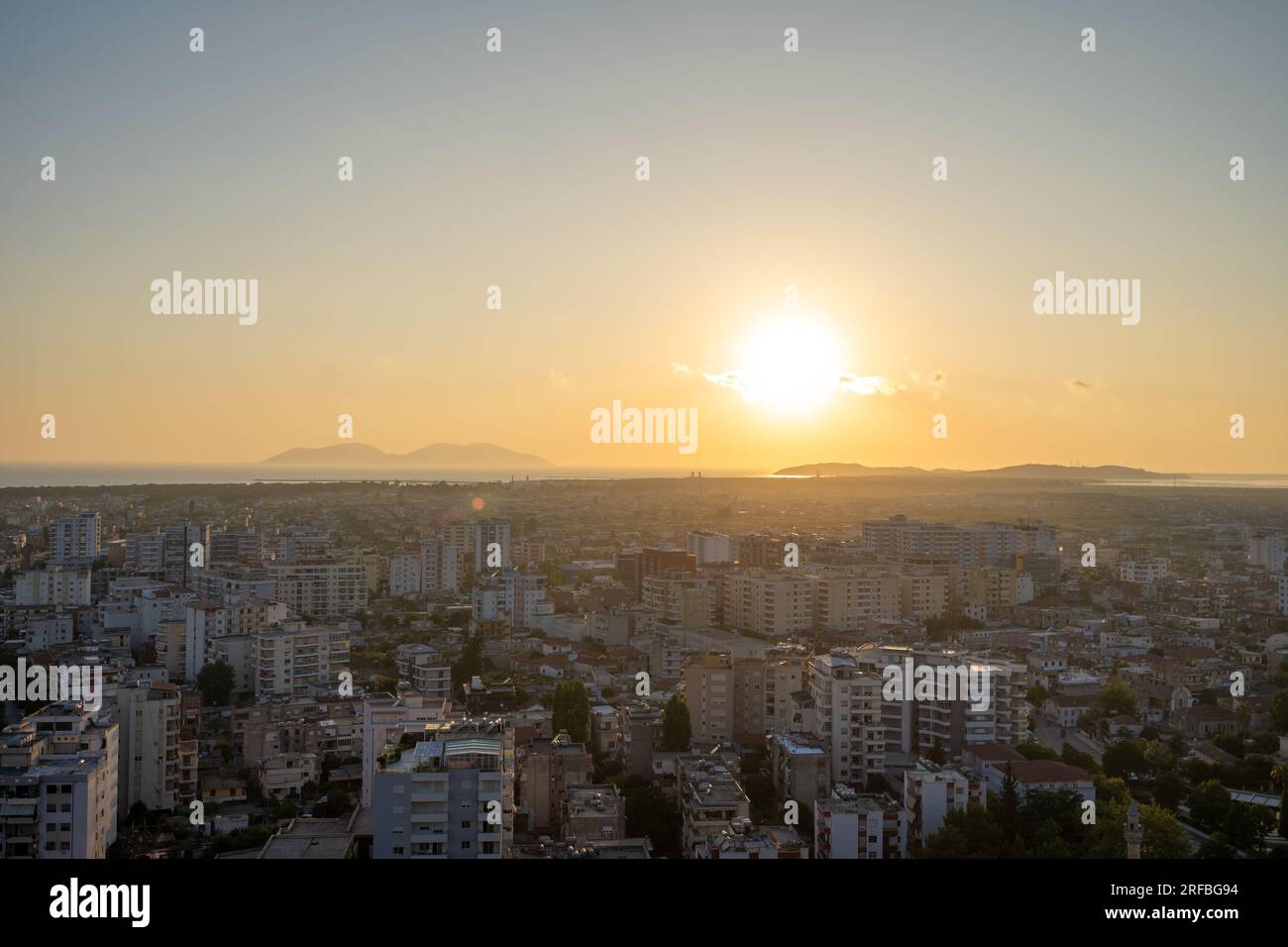 Albania - Valona - paesaggio urbano visto dalla collina Kuzum Baba Foto Stock