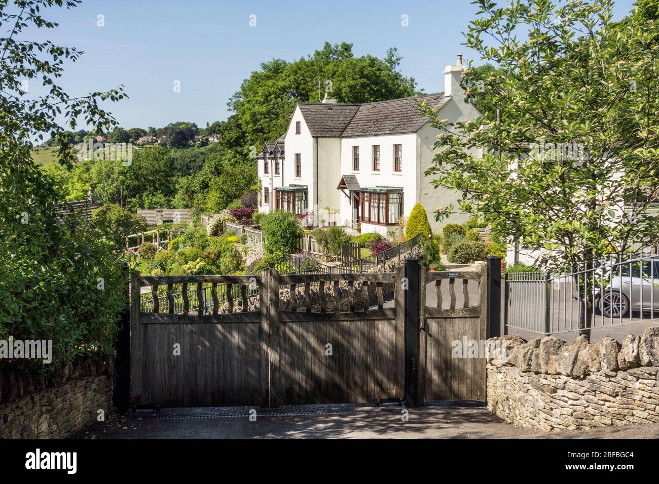 Grande e costosa proprietà sulla collina, Stroud, Gloucestershire, Regno Unito Foto Stock