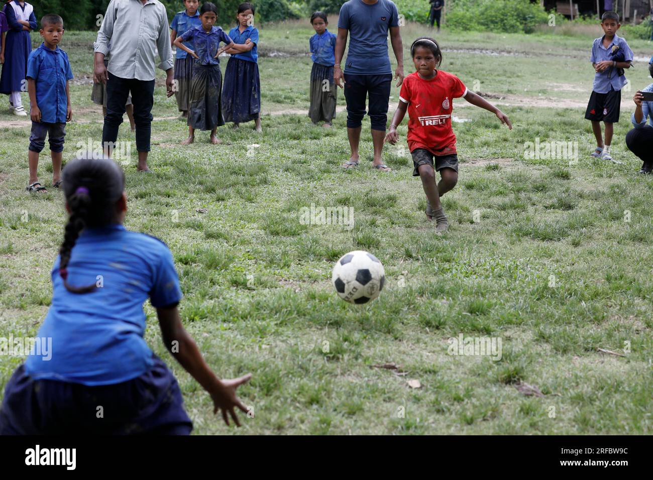 Khagrachhari, Bangladesh - 23 luglio 2023: Lo stesso sistema educativo per gli studenti tribali e bengalesi delle regioni collinari del Bangladesh Foto Stock