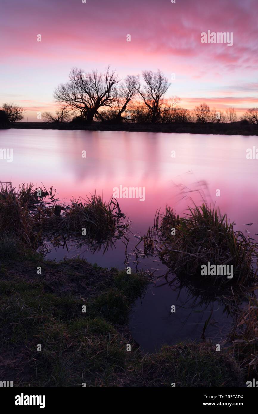 Alba sul fiume Great Ouse a Ely, Cambridgeshire Foto Stock