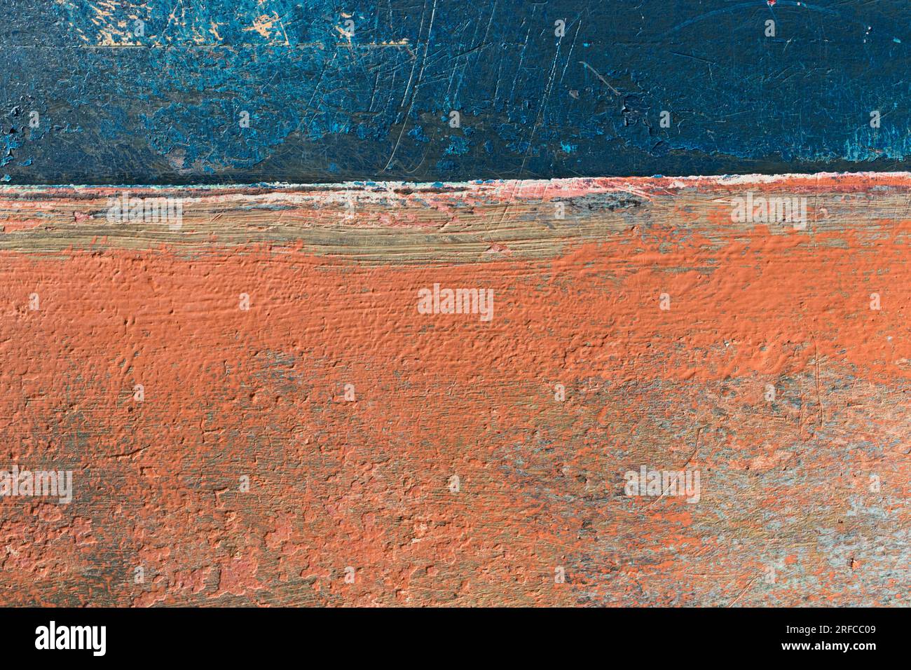 Ravvicinati immagini astratte dei variopinti scafi delle barche, Morston Quay, North Norfolk. Foto Stock