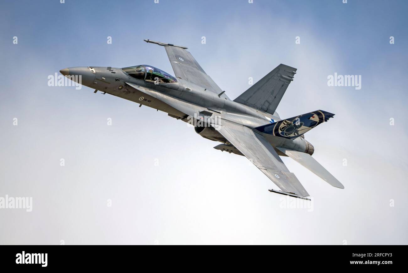 F/A-18C Hornet finlandese del Fighter Squadron 11 durante l'esposizione al Royal International Air Show 2023 Foto Stock